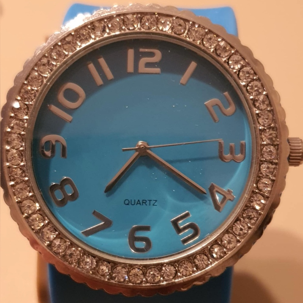 🦋10/$20🦋 Silver/Blue Rhinestone Women's Slap Watch